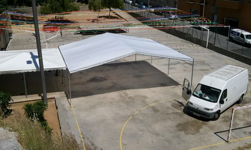 Ponemos a tu disposición todo tipo de estructuras: Escenarios, tarimas, carpas, truss y torres de elevación...